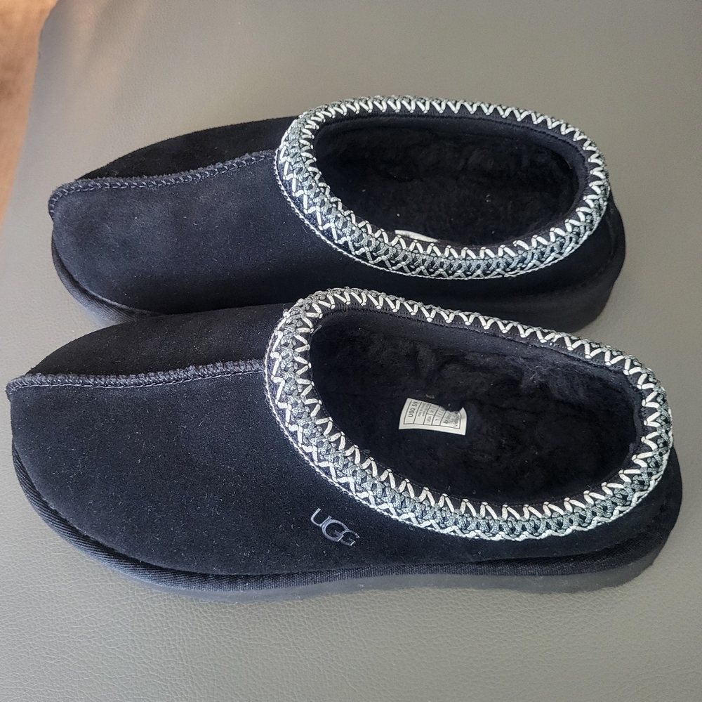 Uggs Tasman slippers black women's size 7